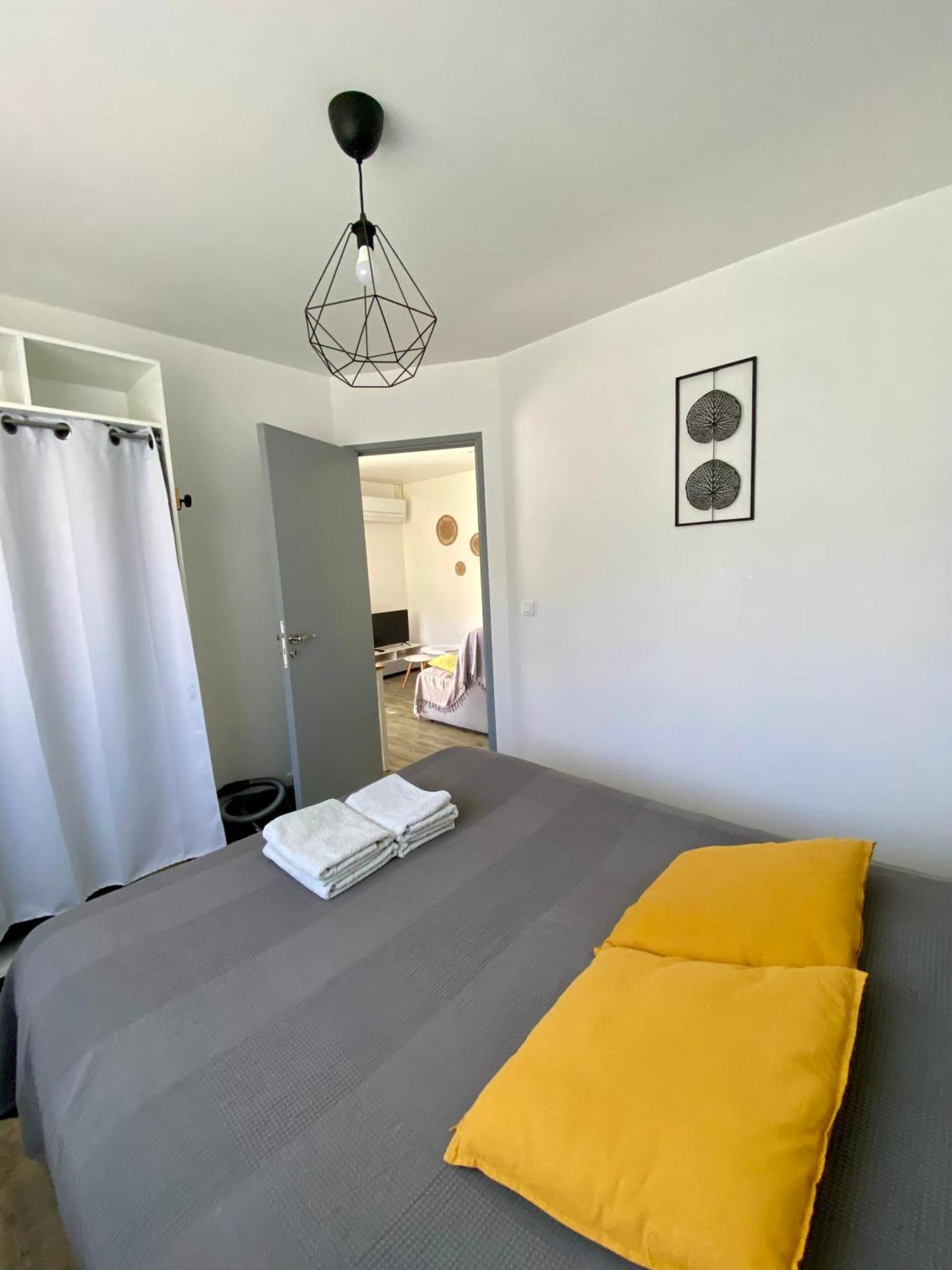 La Petite Maison Robion en Luberon Quarto foto